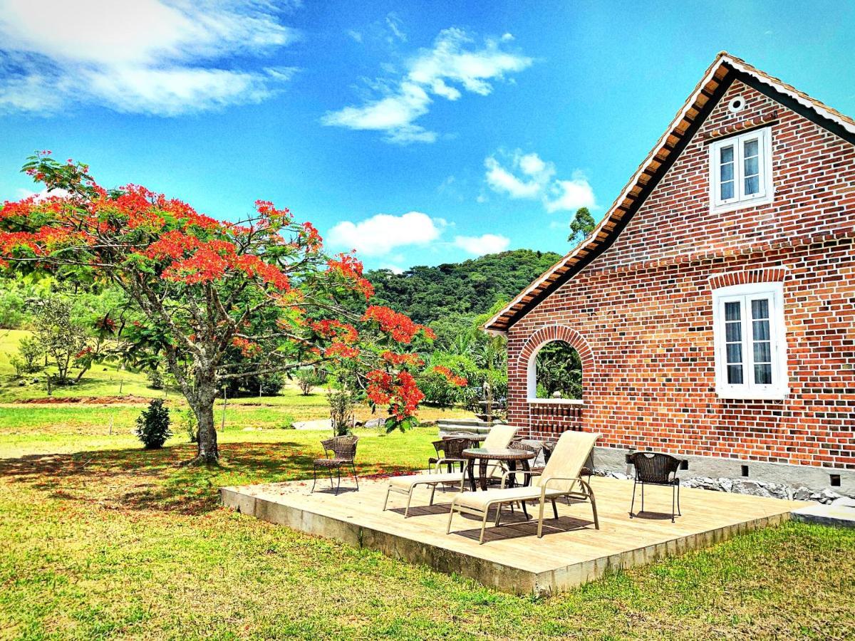 Aconchegante Casa De Hospedagem Enxaimel Timbo  Bagian luar foto