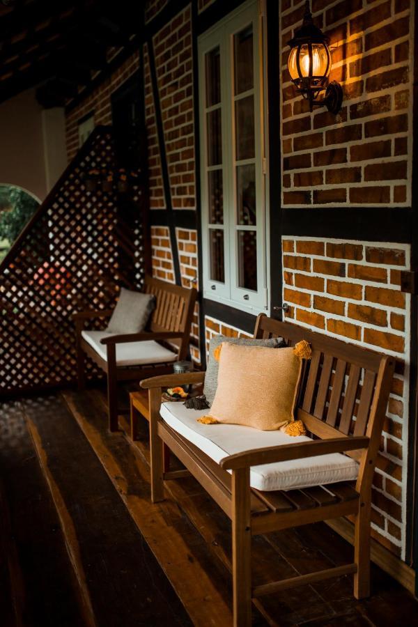 Aconchegante Casa De Hospedagem Enxaimel Timbo  Bagian luar foto